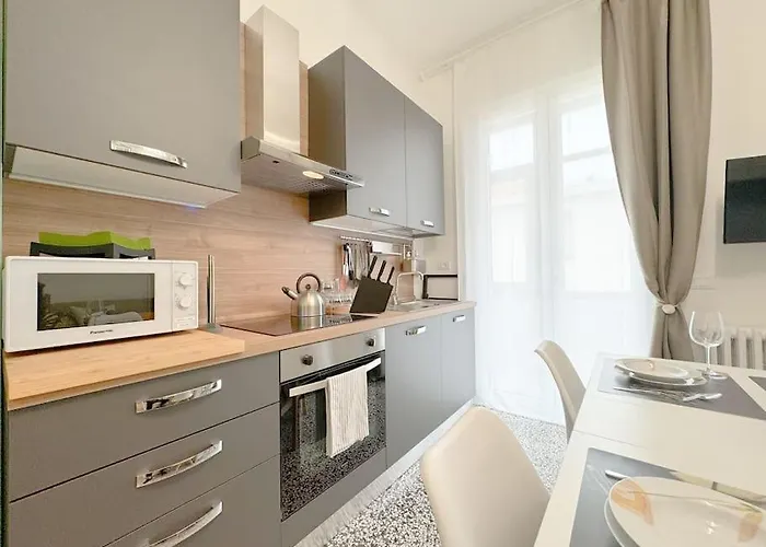 Luxury Spiagge 100mt - Porto 5' - Wifi * Albisola Superiore